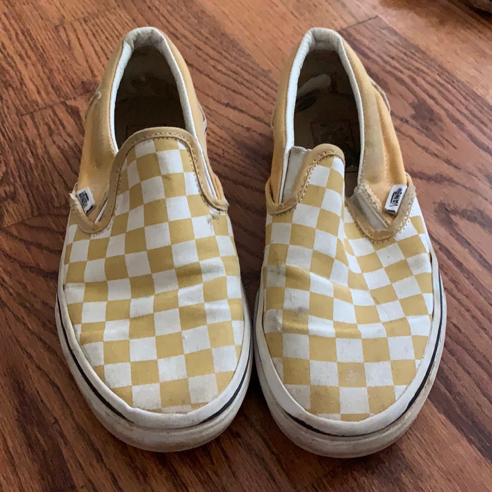 VANS — well worn — sz 7 (women) 5.5 (men)